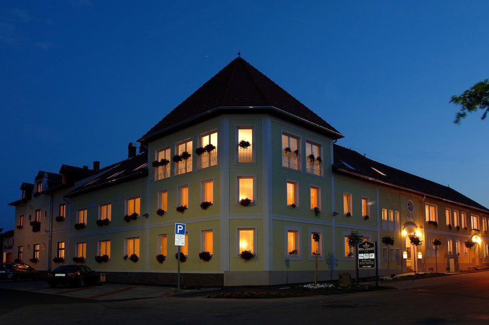 Korona Eger Wellness And Conference Hotel
