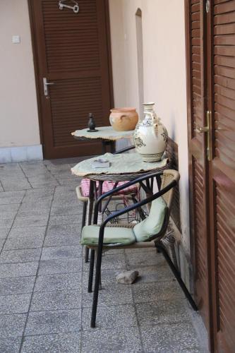 Aphrodite Apartments And Cafe