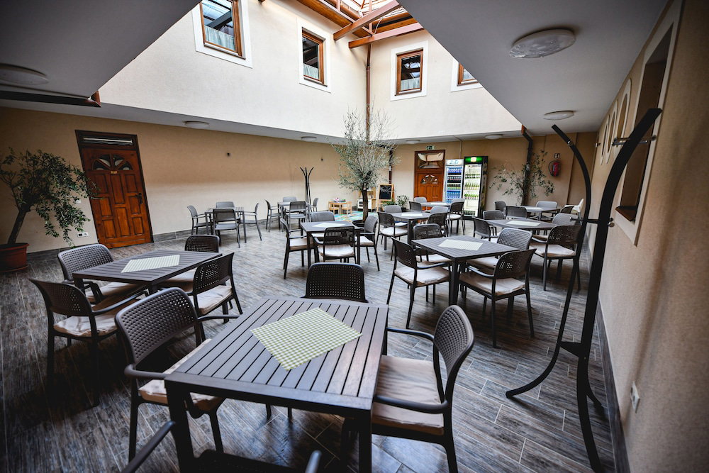 Vegvari Hotel