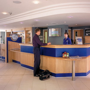 Hotel Holiday Inn Express London - Luton Airport cazare Luton