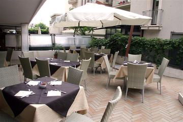 Best Western Maison B Hotel