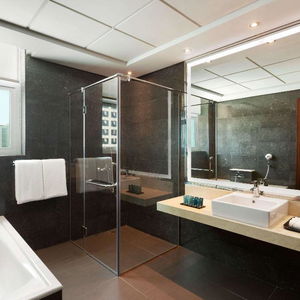 Hotel Ramada By Wyndham Manama City Centre cazare Manama