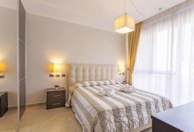 Aparthotel Anghel )