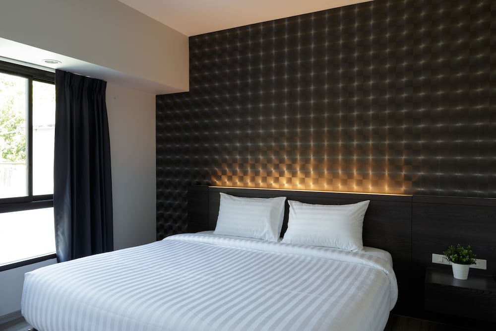 Hotel At S115 Residence