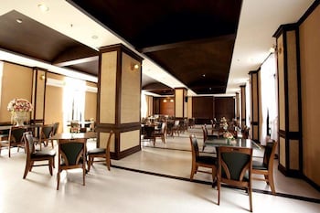 Hotel J & Y Lodge Hotel