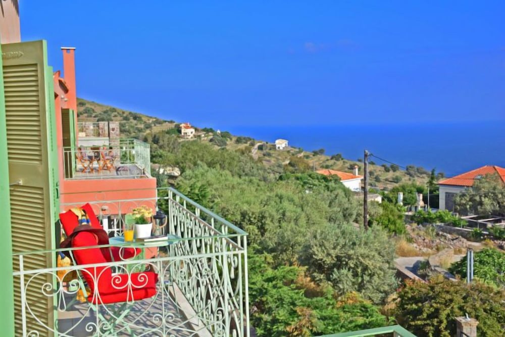 Aegina Colors