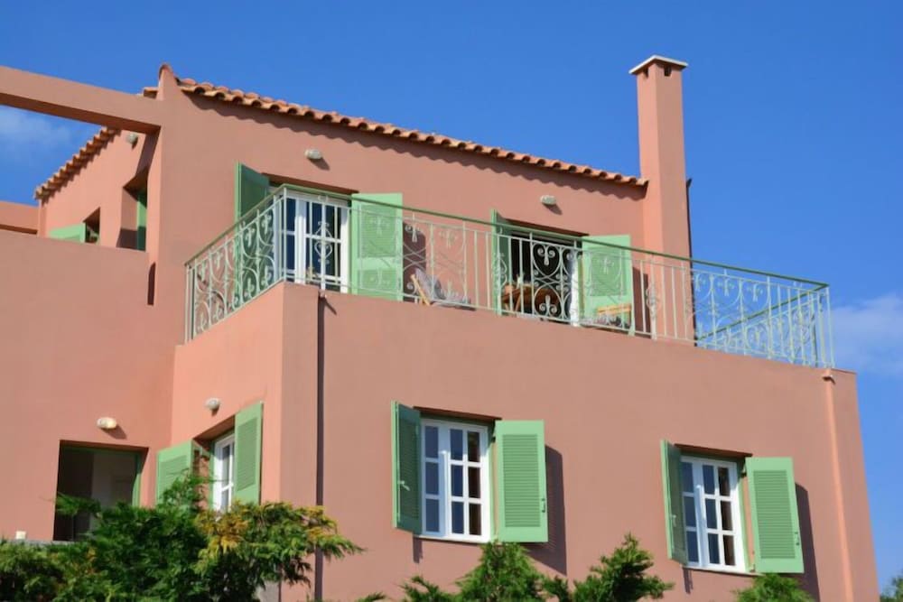 Aegina Colors