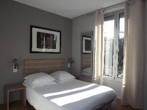 Hotel Hotel Le Petit Castel cazare Antibes