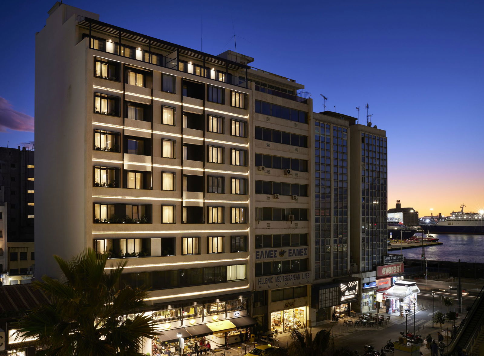 Hotel The Port Square Hotel