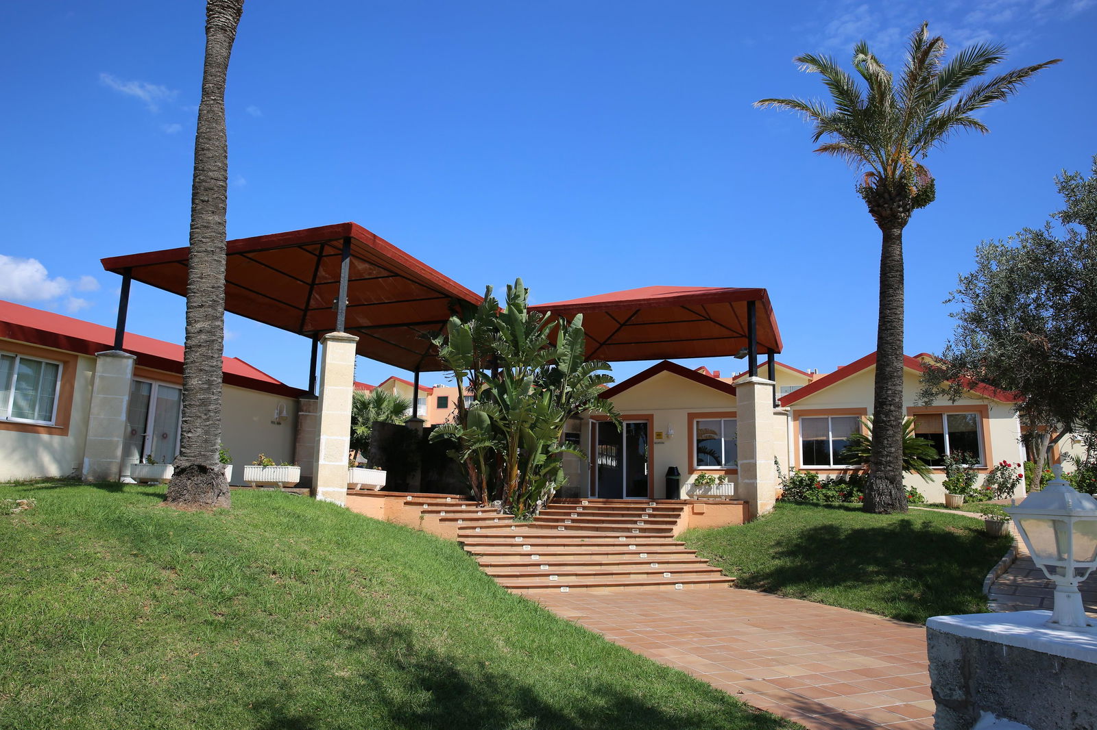 Hotel Pierre Vacances Apartamentos Menorca Cala Blanes