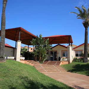 Sejur Pierre Vacances Apartamentos Menorca Cala Blanes vacanta Menorca