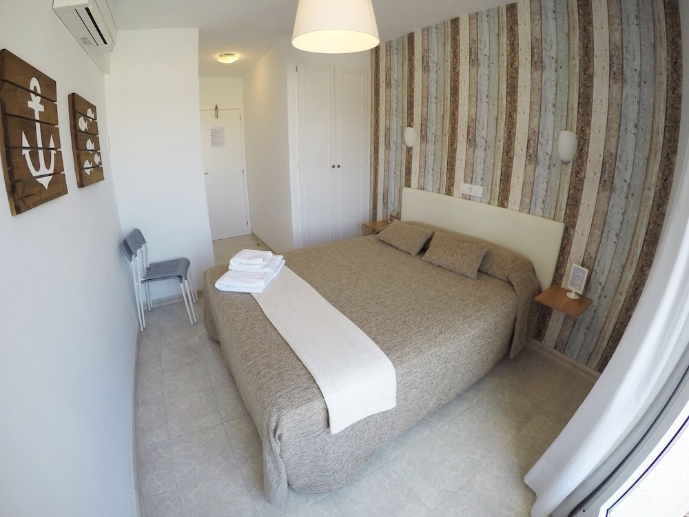 dal travel Hostal Del Mar