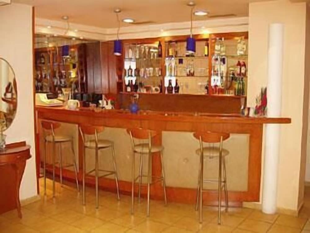 Faros 2 Hotel