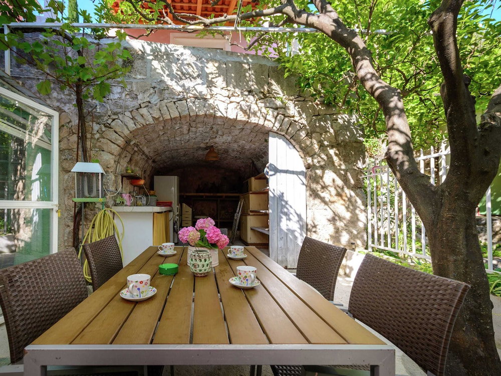 Lovely Mediterranean Home Near Beach With Private Open & Covered Terrace
