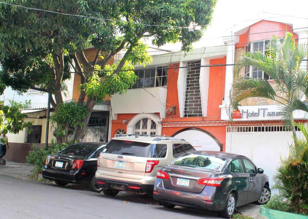 Hotel Tazumal House