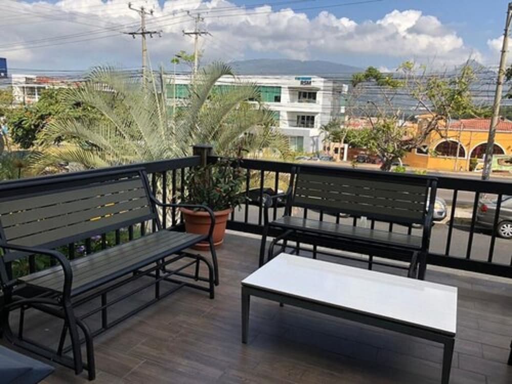 Beverly Hills Hotel & Suites San Salvador