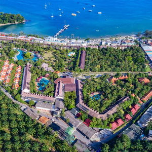 Sejur Duangjitt Resort, Phuket vacanta Phuket