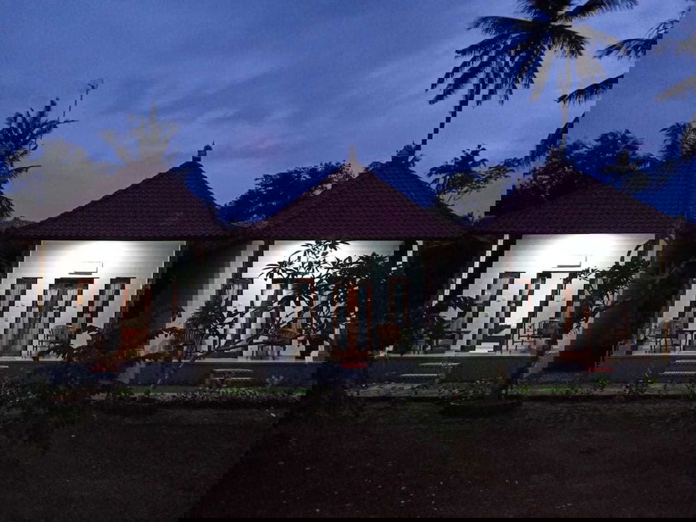 Hotel Santhi Guna Bungalow