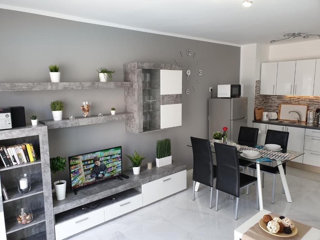 dal travel Casa Las Flores With Heated Pool, Only 490 Meters To The Beach, Balcony, Wifi