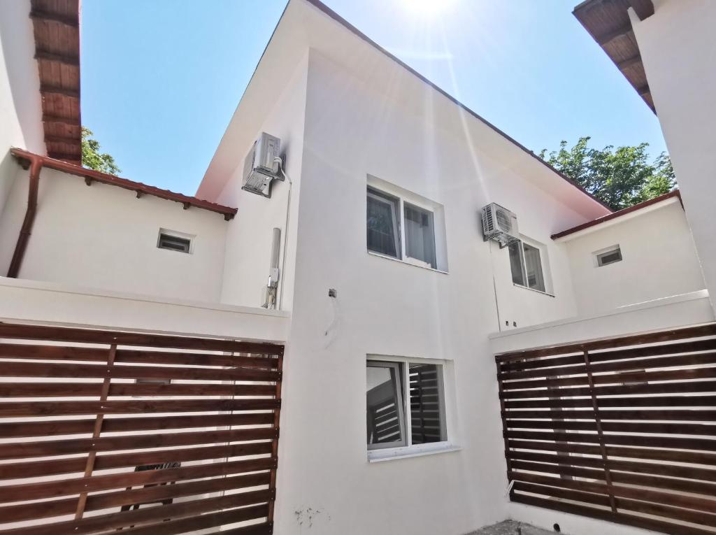 Hotel Apartamente Liliacul