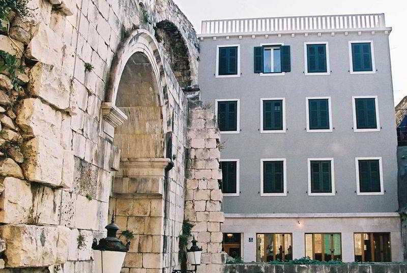 Hotel Hotel Peristil