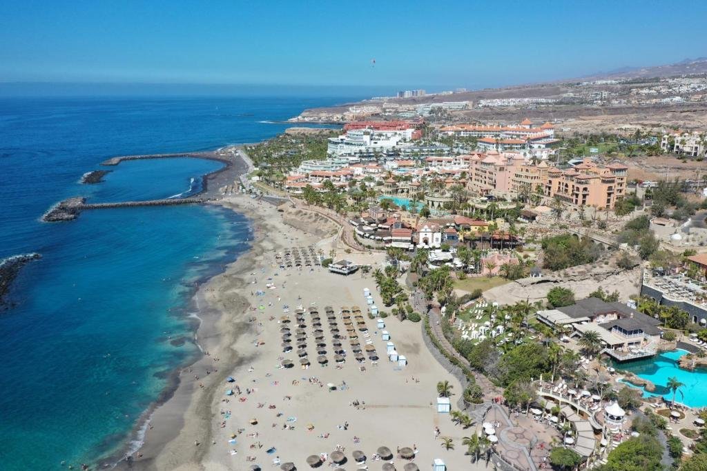 dal travel Yucca Park, Lovely, Quiet, 2 Bedroom, 70M2, Ocean Pool View!