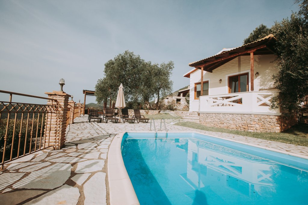 Apolis Villas & Suites Resort