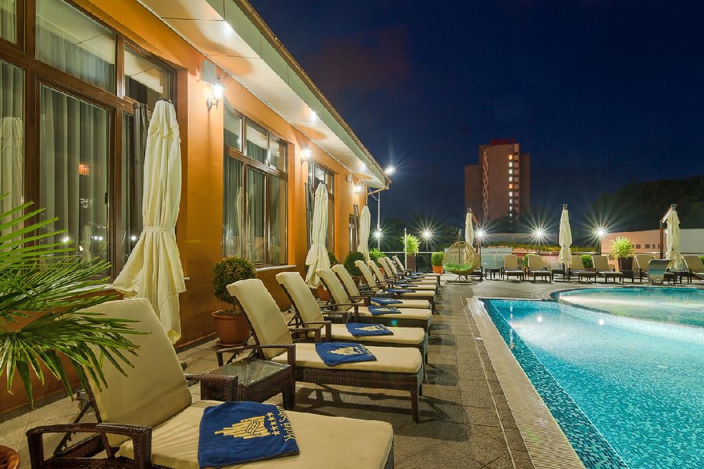Hotel Saturn