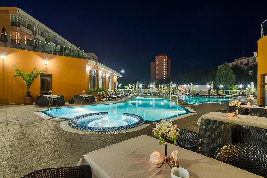 Hotel Saturn
