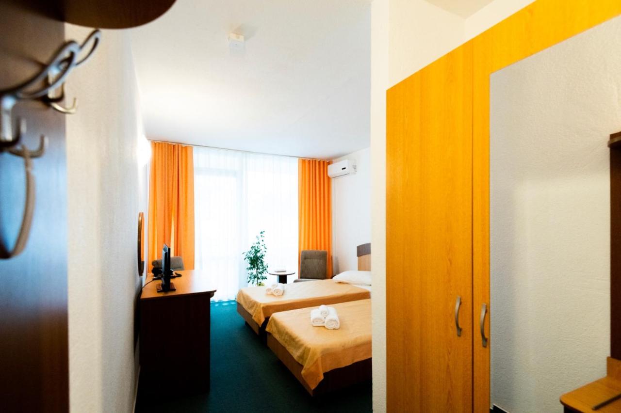 Hotel Siret Saturn