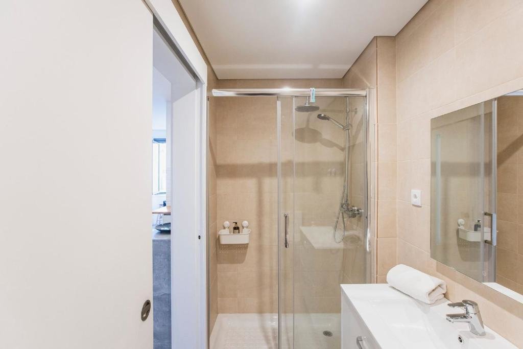 Hotel Seaside 1Br Flat W/ Ac In Matosinhos By Lovelystay