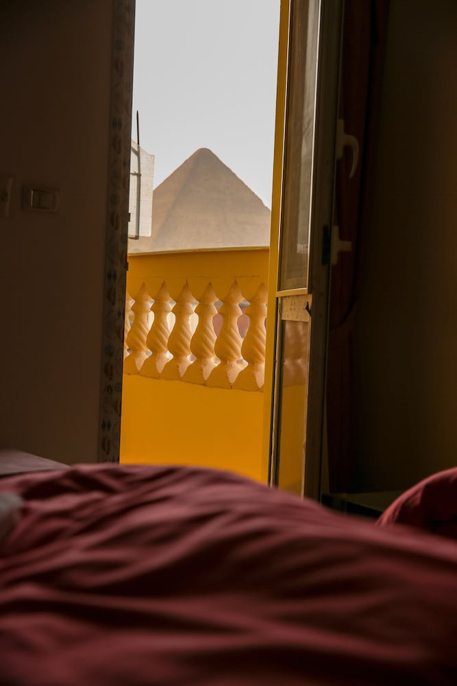 Hotel Queen Pyramids View Inn