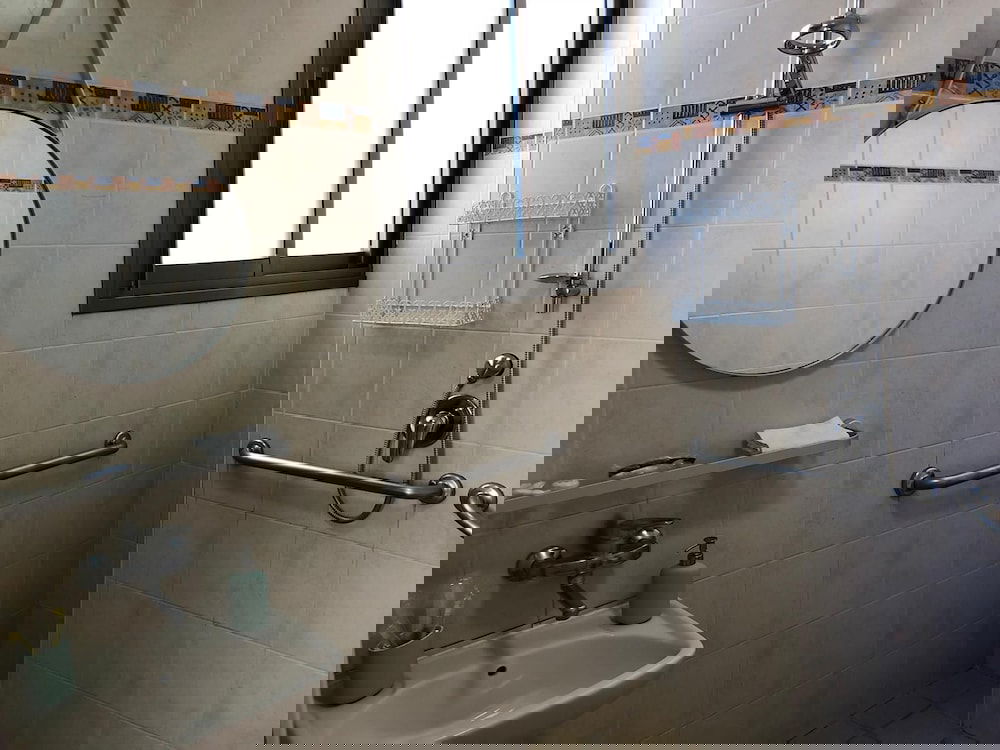 Hotel Sea Line From R&A Group