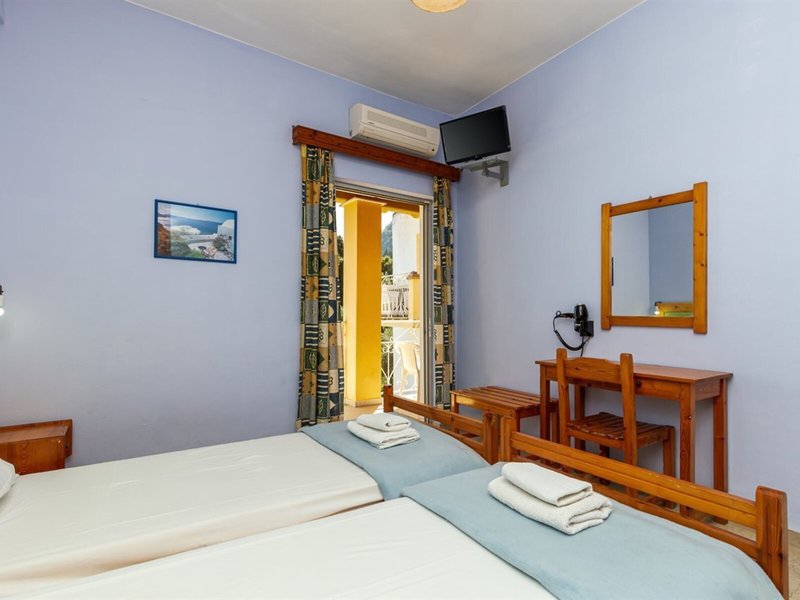 Alexandros Studios And Apartments