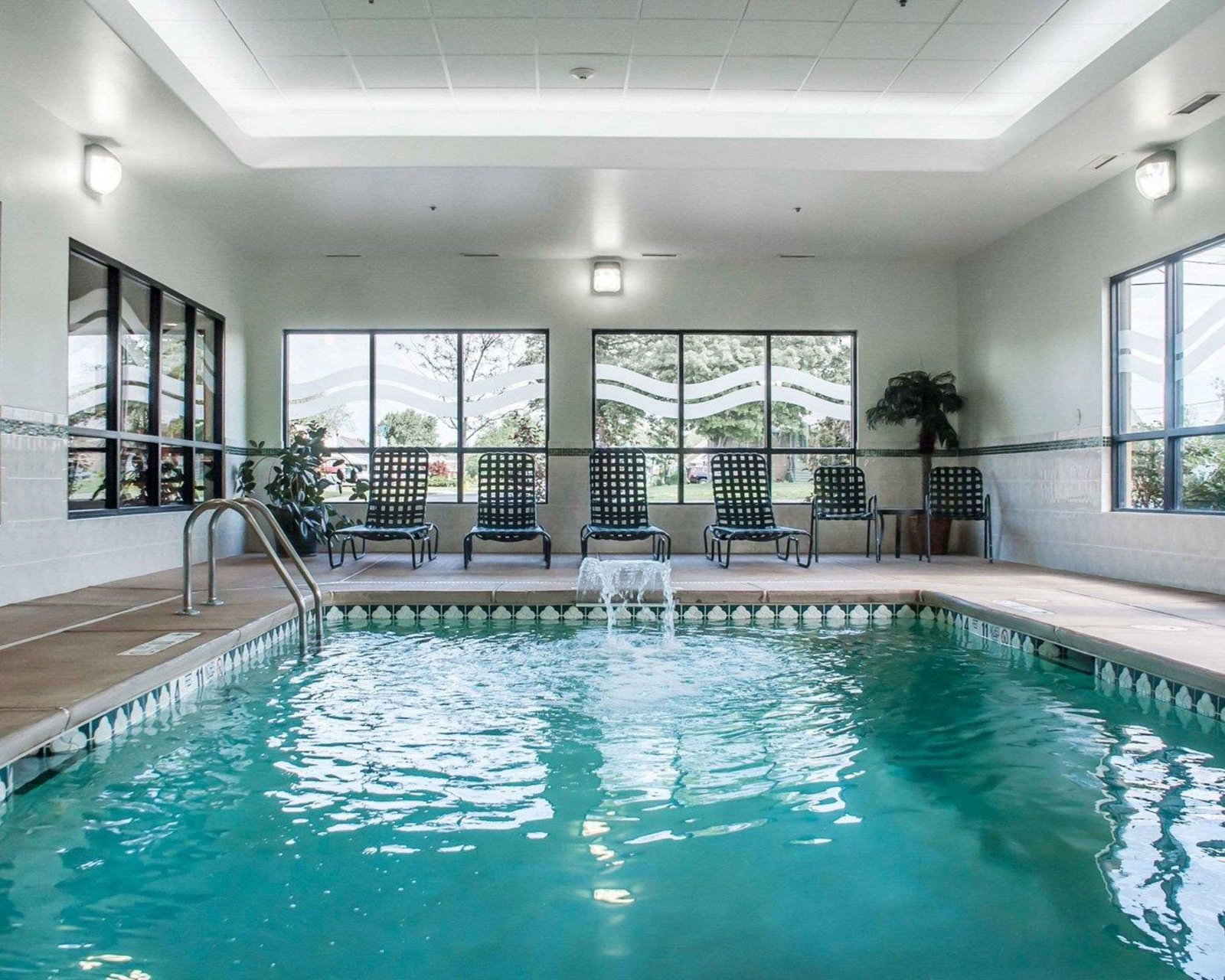 Hotel Quality Inn Near Walden Galleria Mall