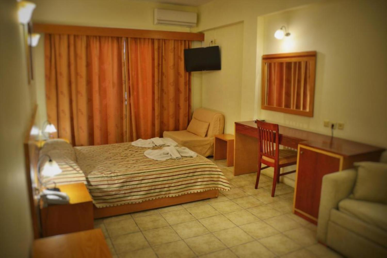 Cnic Hellinis Hotel