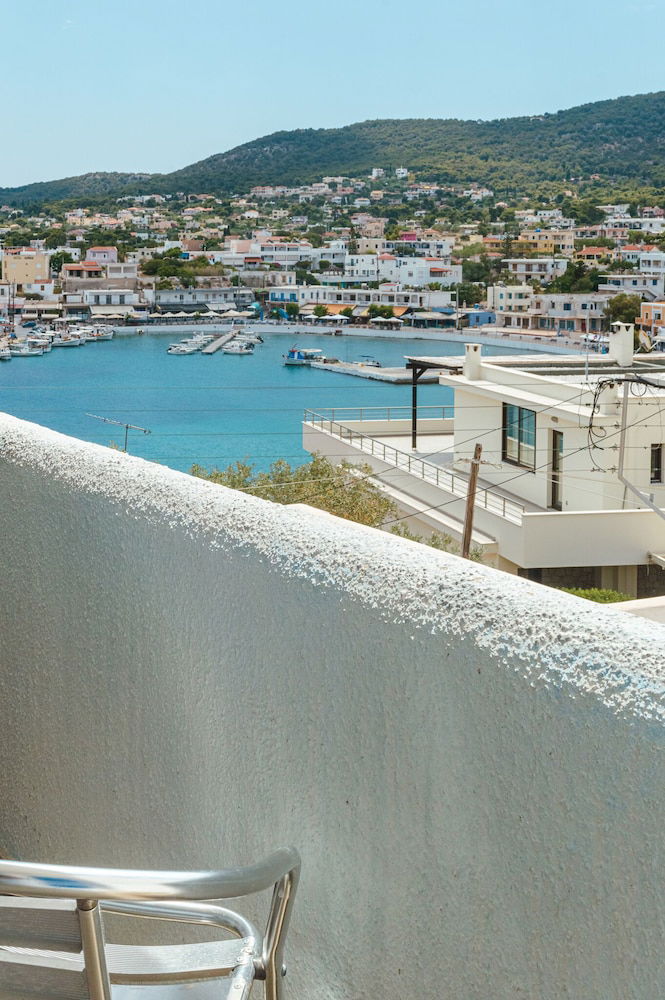 Hotel Mistral Apartments Aegina