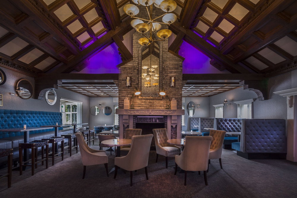 Hotel Treacys Oakwood Hotel