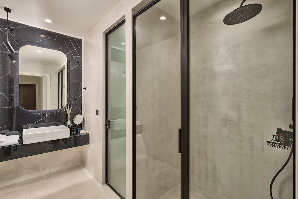 Hotel Ios Grand Pool Suites