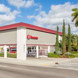 Hotel Ramada By Wyndham Miami Springs/Miami International Airport cazare Miami Springs