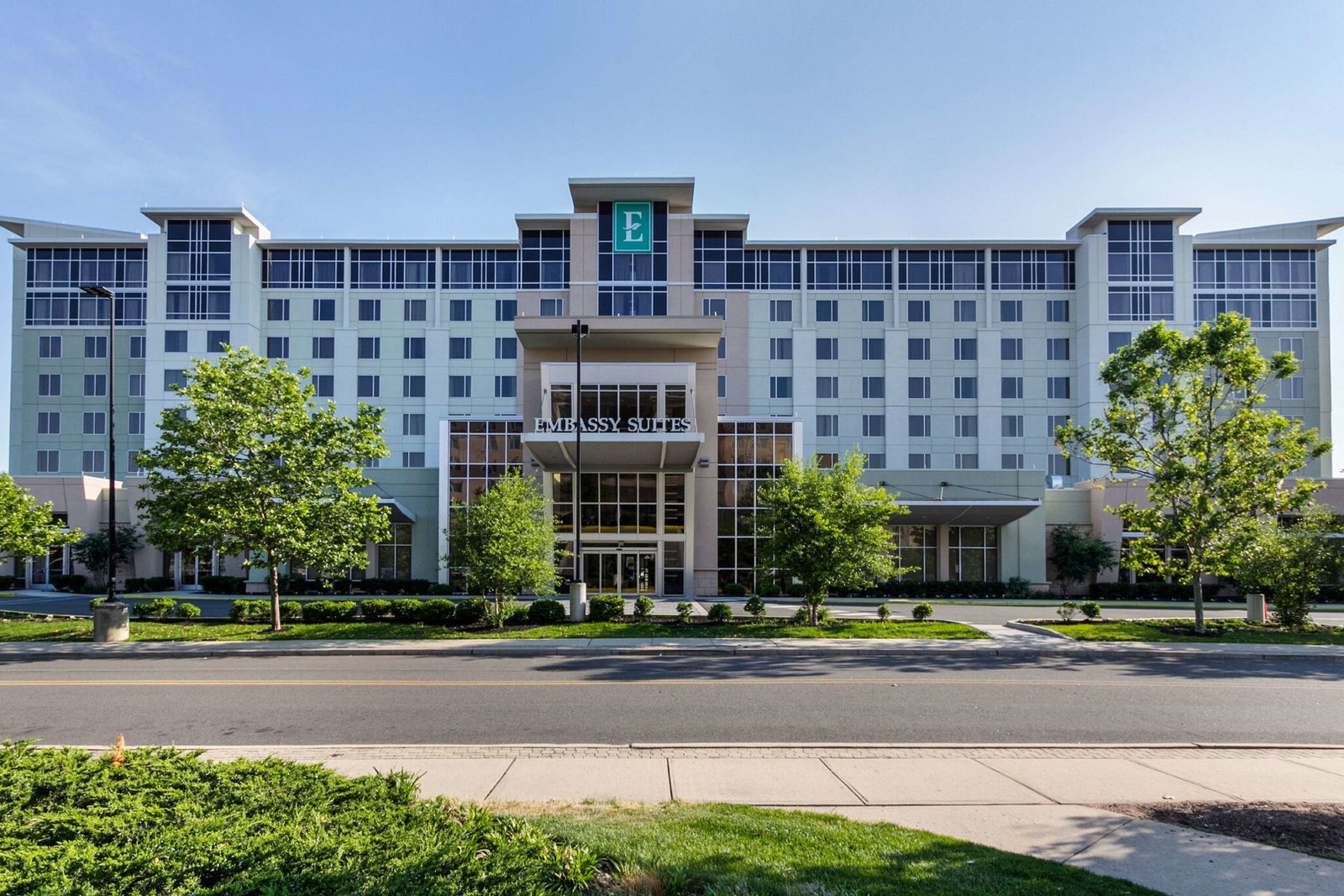Hotel Embassy Suites By Hilton Newark Airport