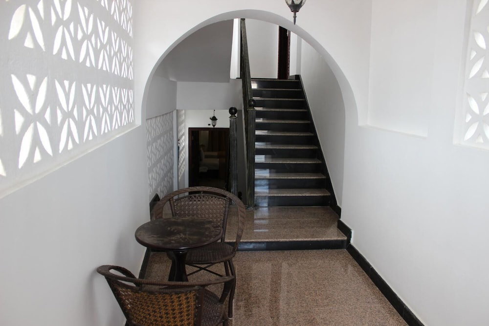 Safari Lodge Hotel