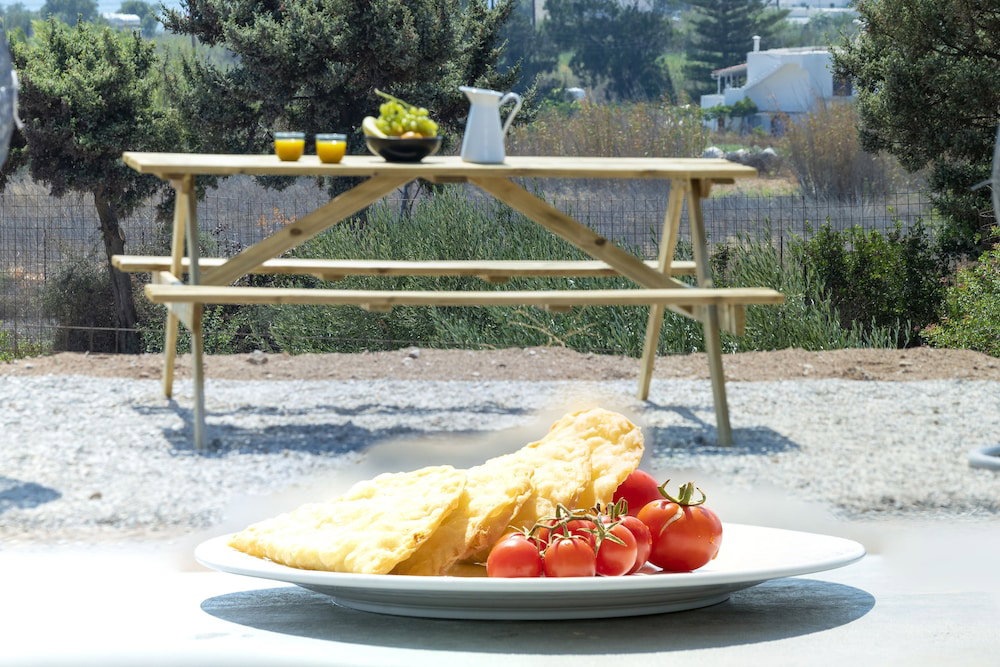 Aelia Suites Milos