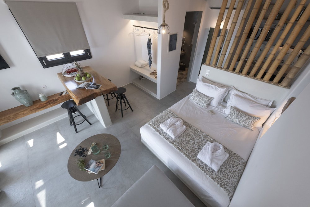 Aelia Suites Milos