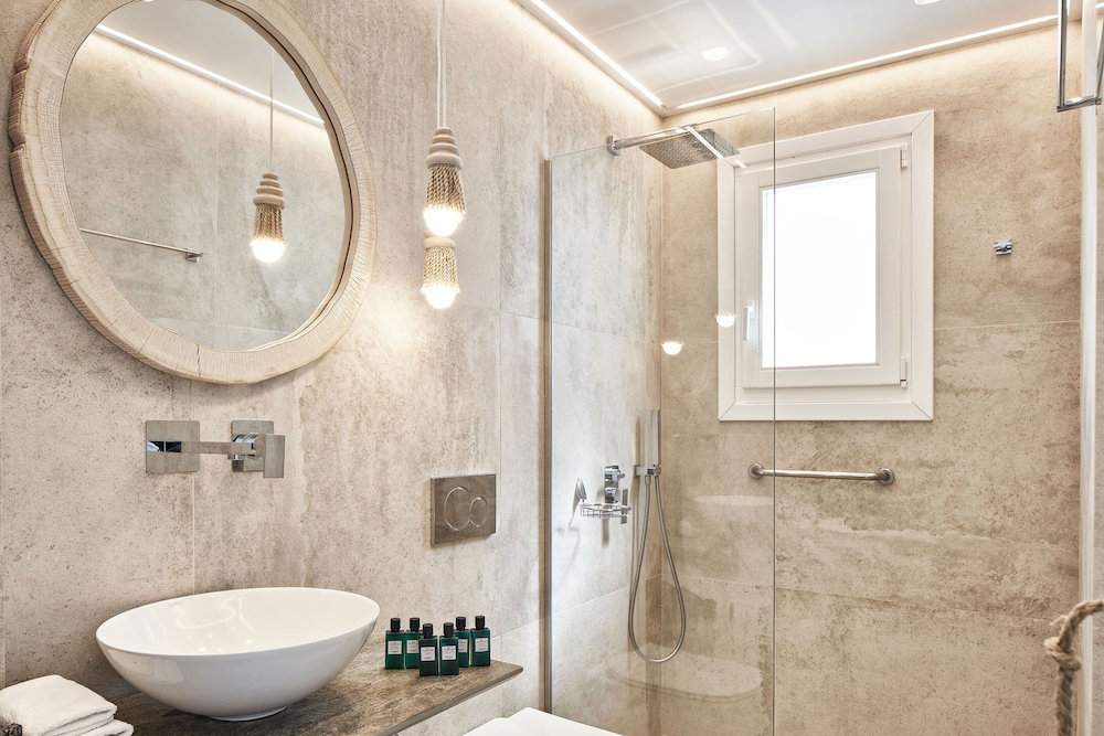 Volcano Luxury Suites Milos