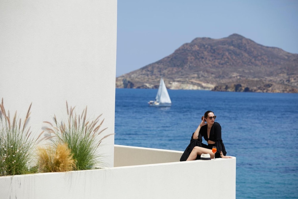 Hotel White Pebble Suites