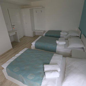 Hotel Villa Flowers cazare Megugorje