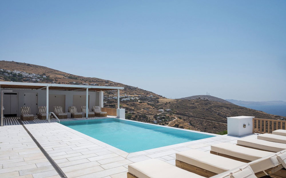 Morfes Luxury Apartments