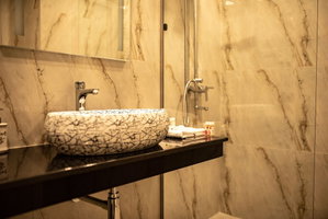 Hotel Royal East Resort cazare Tirana