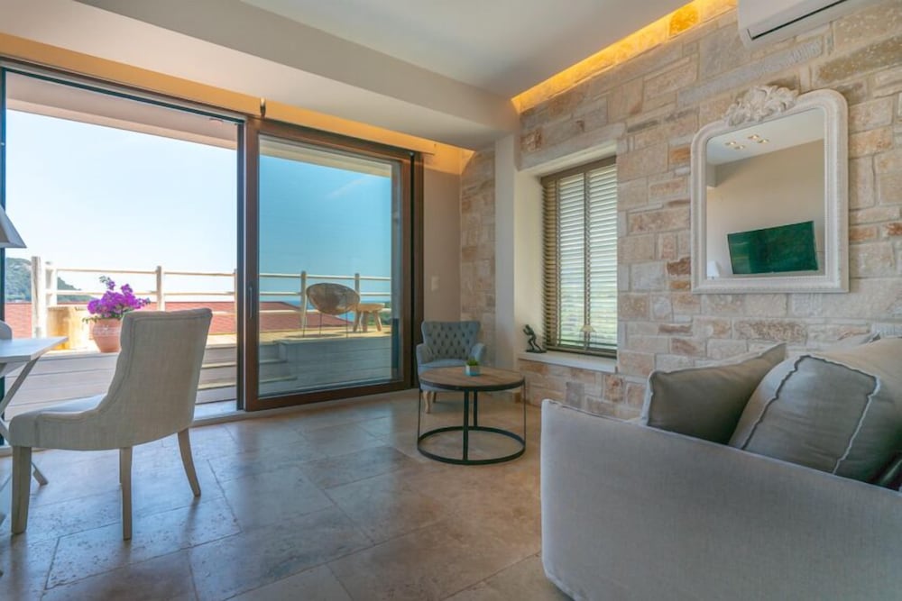 Agorastos Suites